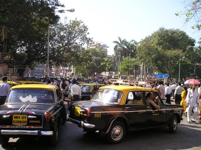 Image of taxis in Mumbai